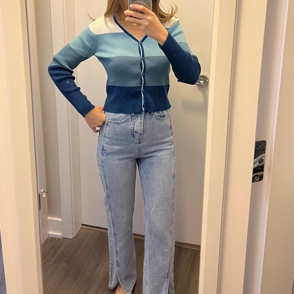 Stripe V-neck Cardigan - Picture 3 of 3